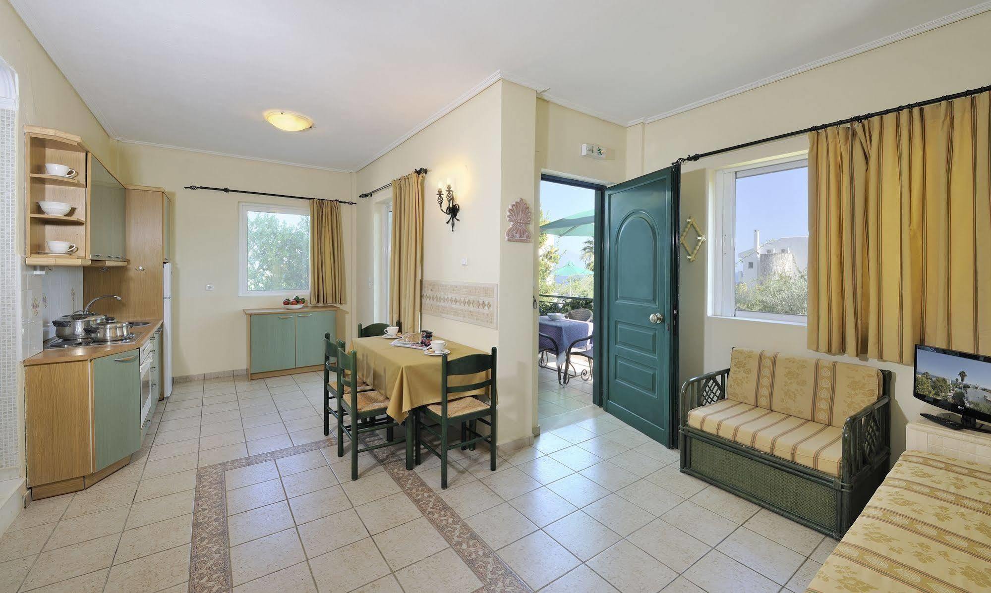 Paris Village Apartments Chrani Exterior photo